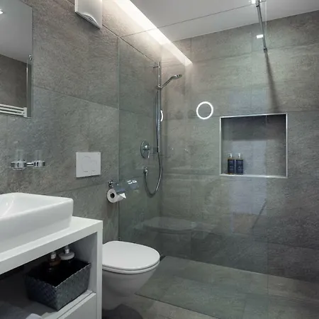 Ride & Relax Schwarz Aparthotel 4*