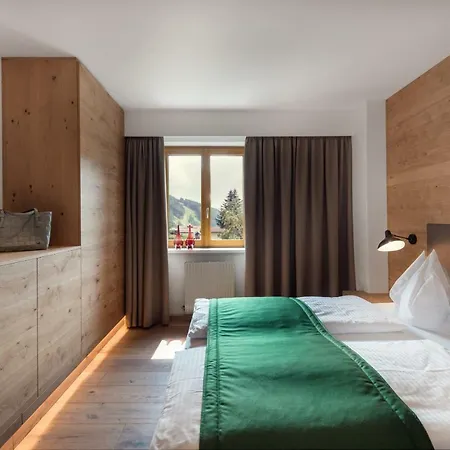 Ride & Relax Schwarz 4*