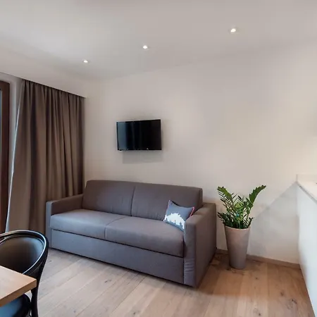 Ride & Relax Schwarz 4*