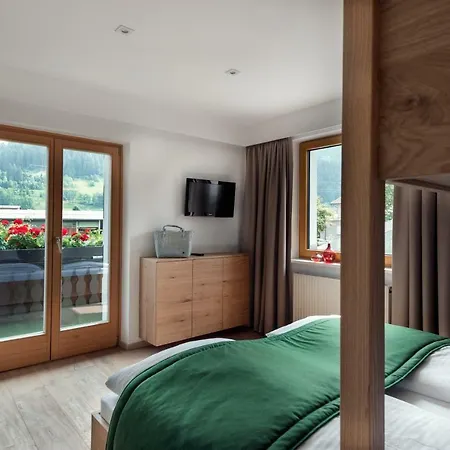 Ride & Relax Schwarz Hotel apartamentowy Eben Im Pongau